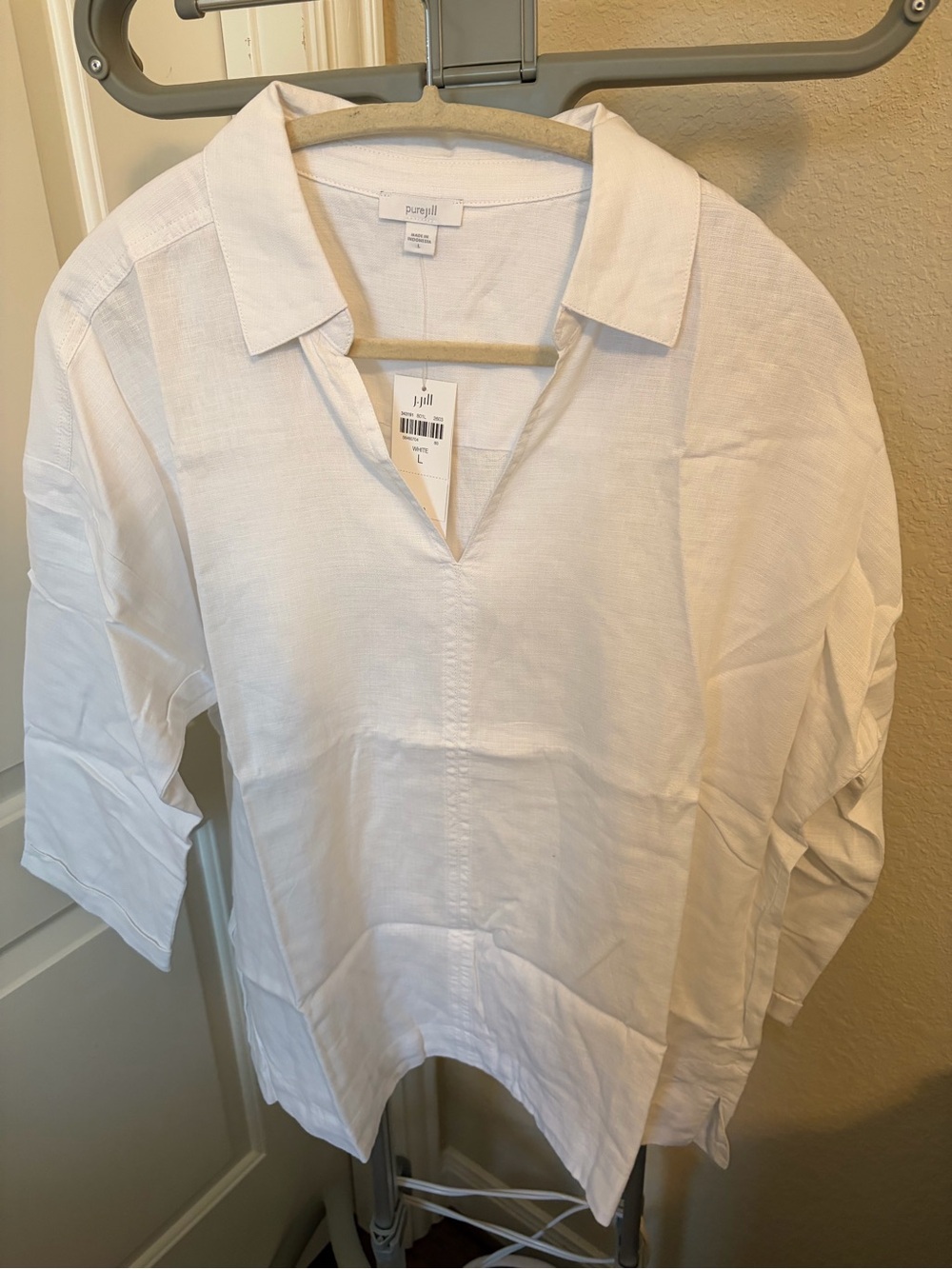 J. Jill White Linen V-Neck Collared Tunic. NWT